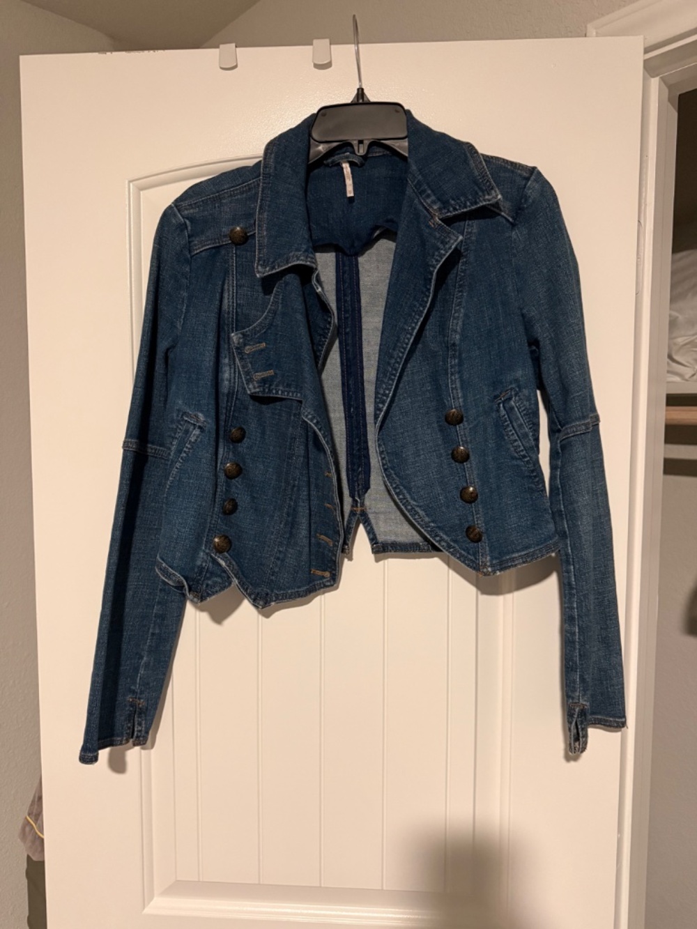 Stylish Jean Jacket - Picture 2 of 4